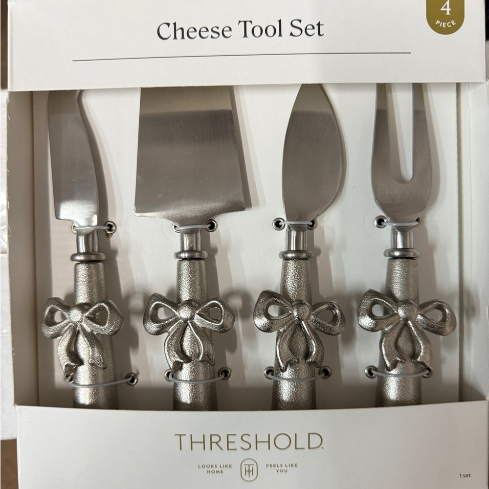 Threshold Silver Bow-Accent 4-Piece Cheese Knife Set